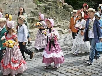 Die Biedermeiergruppe ist seit vielen Jahren ein Blickfang. Fotos: Archiv