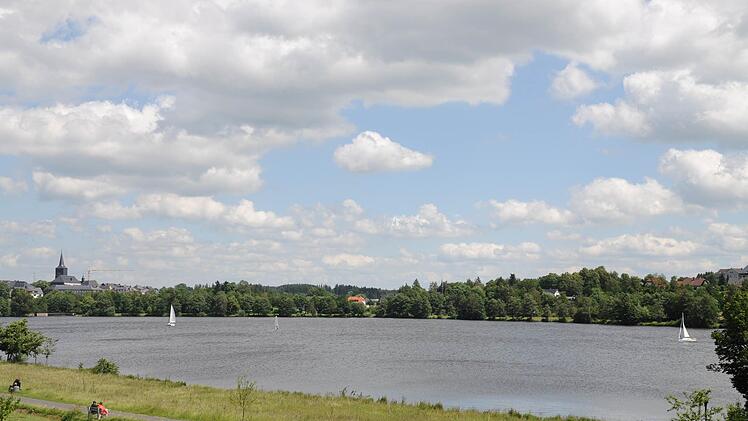 Der Weißenstädter See ist der größte See im Fichtelgebirge. Foto: Munzert.