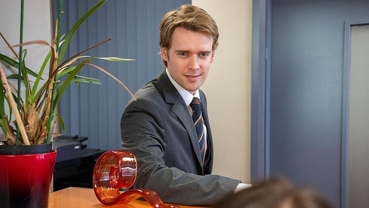 Der aalglatte Niall Brennan (Harry Jarvis) war wom&ouml;glich die Person, die die ermordete Orla als letzte lebend gesehen hat. Doch er behauptet, sich an nichts erinnern zu k&ouml;nnen.