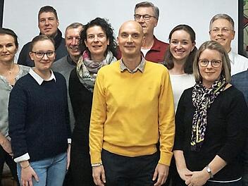 Die anwesenden Listenkandidaten von "Miteinander für Großenseebach"; vorne in der Mitte Bürgermeisterkandidat Jürgen Jäkel Foto: Sänger