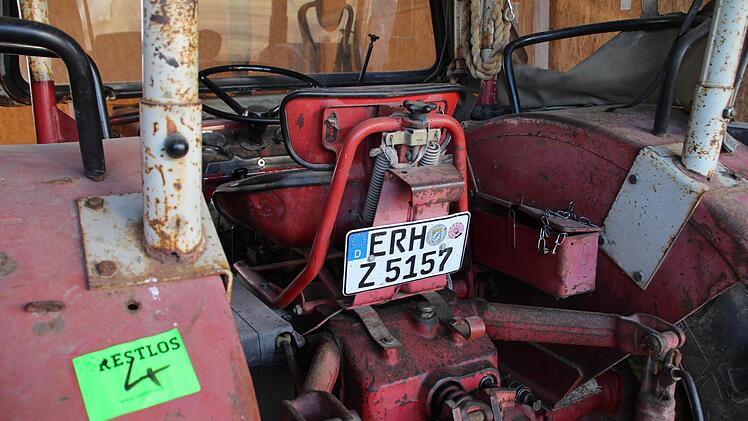 Für den alten Traktor wird ein Käufer gesucht. Foto: Andreas Dorsch