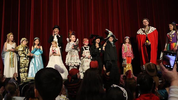 Impressionen vom Kulmbacher Kinderfasching in der Stadthalle Barbara Herbst