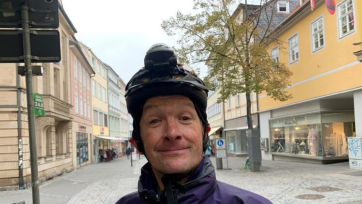 Peter Hertha (55) aus D&ouml;rfles: "Logo bin ich Weihnachtsmarktfan! Aber mit 2G-Regel k&auml;me ich nicht rein. 3G oder 3G+ w&auml;re gut, denn dann kann ich mit Test den Weihnachtsmarkt besuchen. Zum Gl&uuml;ck habe ich auch die M&ouml;glichkeit, mich von der Firma aus testen zu lassen. Getestet sein ist sogar sicherer, denn Geimpfte k&ouml;nnen ja trotzdem krank sein und das Virus &uuml;bertragen."