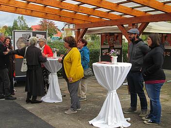 Für den Umzug der mit einer Pergola versehenen, neuen Hammelburger Tafel  bewilligte der Gemeinderat Elfershausen einen weiteren Zuschuss.                               Foto: Winfried Ehling