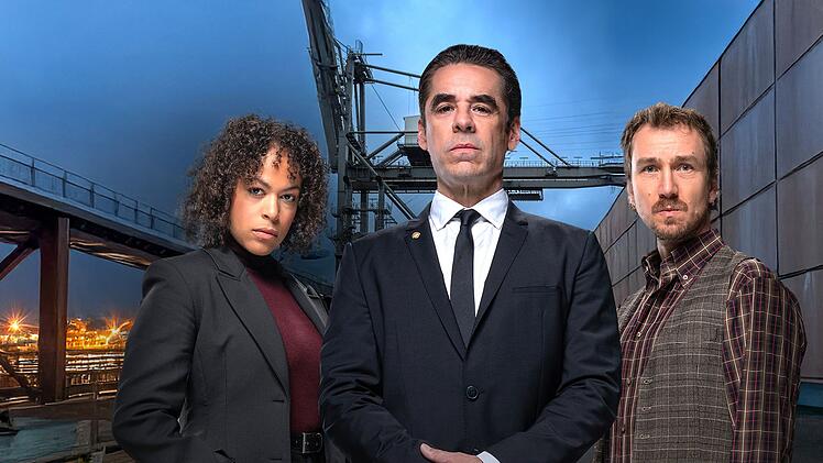 "Der Besch&uuml;tzer" erh&auml;lt einen zweiten Auftrag: Jan Sch&auml;fer (Tobias Oertel, Mitte) und seine Kollegin Ilka Freuding (Paula Essam) m&uuml;ssen Unternehmer Eduard Raabe (Jan Krauter) und dessen Familie besch&uuml;tzen.