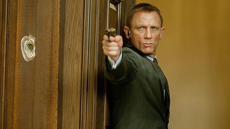 James Bond "007" (Daniel Craig) setzt alles daran, eine sensible Liste zur&uuml;ckzuholen, die gestohlen wurde.