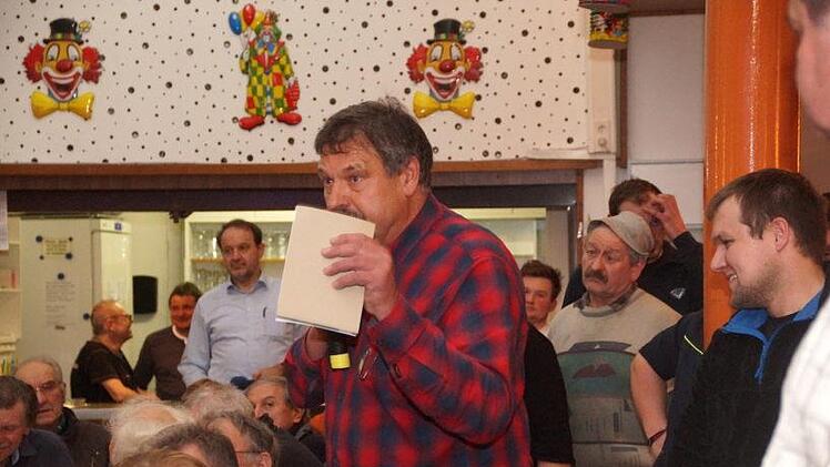 Dieter Laufer aus Lisberg übte im Namen von LSV heftige Kritik am BBV und den Politikern. Joseph Beck