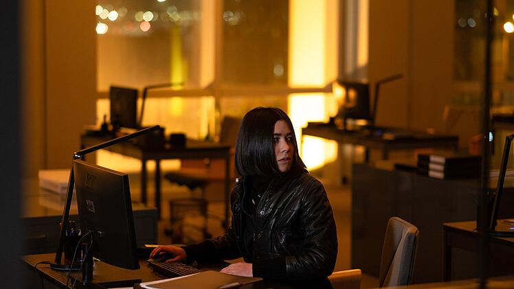 Mit ihren Nachforschungen begibt sich Smilla (Filippa Coster-Waldau) in Gefahr.