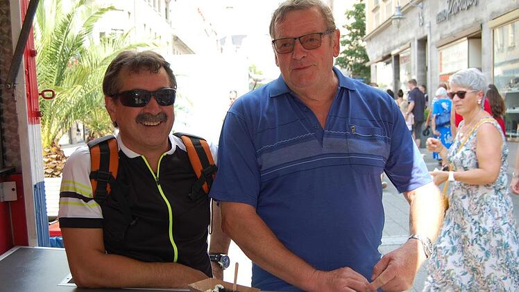 Aber auch die gesetzteren Herren hatten ihren Spaß beim Streetfood-Festival 2019 in Bad Kissingen. Michael Nöth
