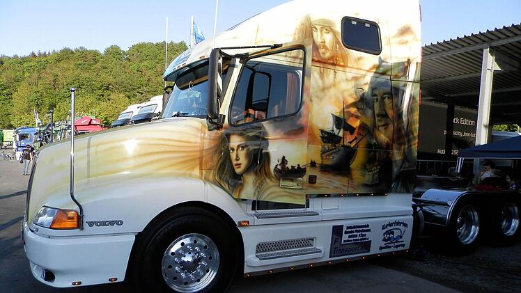 Das Trucker- und Countryfestival in Geiselwind findet noch bis zum Pfingstmontag statt. Klicken Sie sich durch die Bilder vom zweiten Tag des Festivals. Foto: Rainer Fritsch