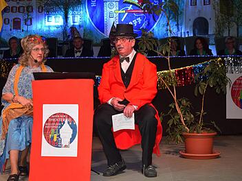 Franz und Ruth blicken auf das Jahr 2017 zurück. Fotos: gel