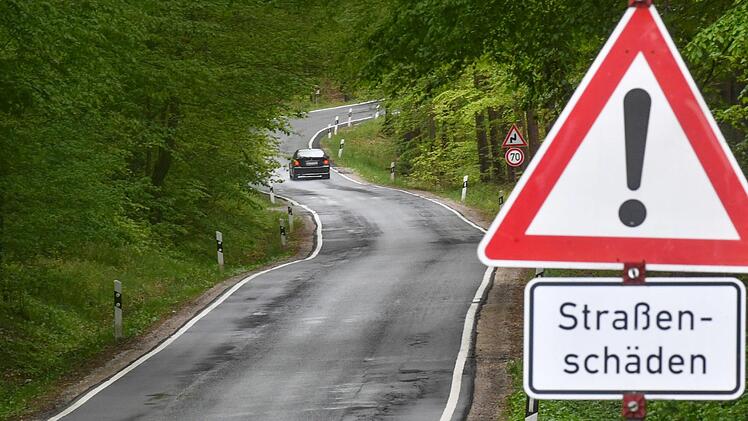Dieses Bild gibt ein bisschen einen Eindruck vom Zustand der St 2279 hinter Steinsdorf. Foto: Ronald Rinklef