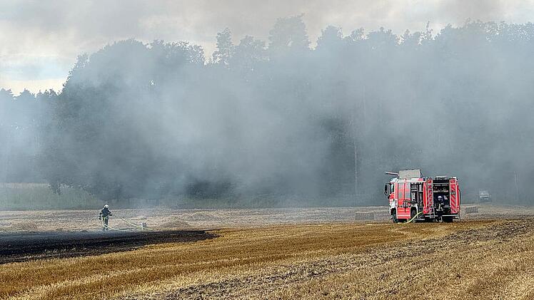 Landmaschine brennt bei Herzogenaurach
