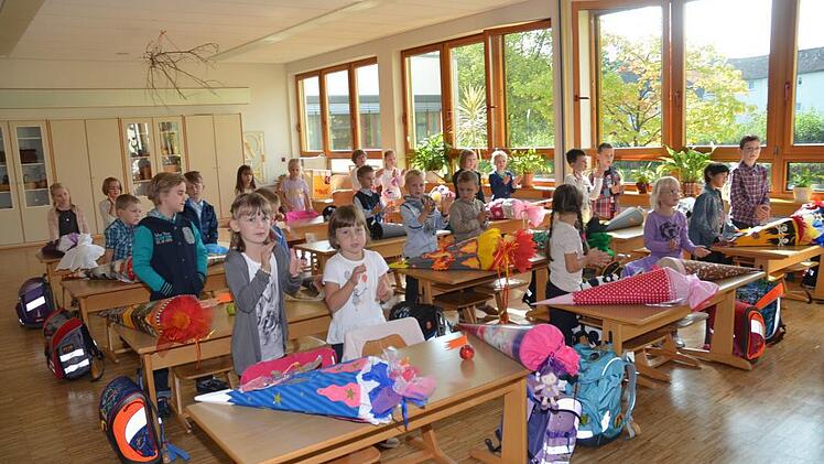 Schon wurde fleißig gesungen und rhythmisch geklatscht, denn die Lehrerin singt gern, verriet sie ihren Schützlingen.