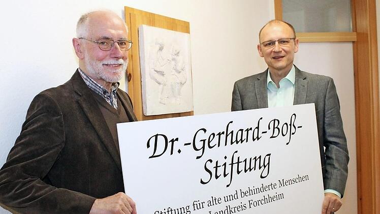 Alfons Galster (l.) und Peter Ehmann vertreten die Stiftung.  Foto: Carmen Schwind