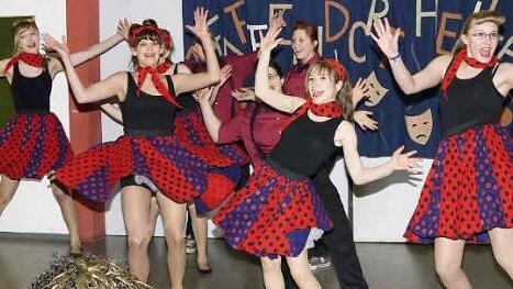 Die Junkersdorfer Showtanzgruppe mit ihrem "Twist again".  Fotos: KA
