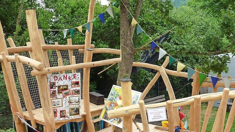 Der neue Spielplatz bietet Raum für Abenteuer.