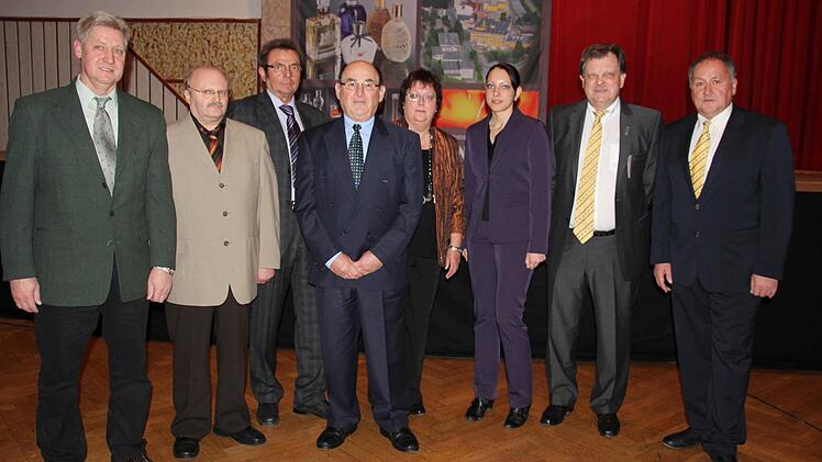 Diese Mitarbeiter wurden für 45, 40 und 35 Jahre Betriebszugehörigkeit geehrt. Fotos: Veronika Schadeck