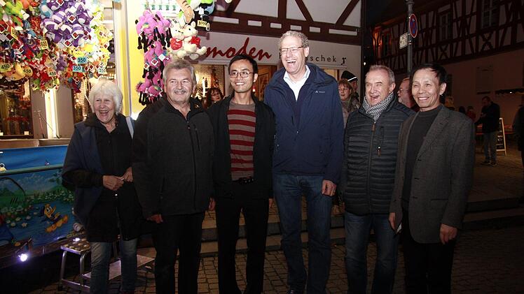 Impressionen vom Auftakt der Martini-Kirchweih    Foto: Richard Sänger