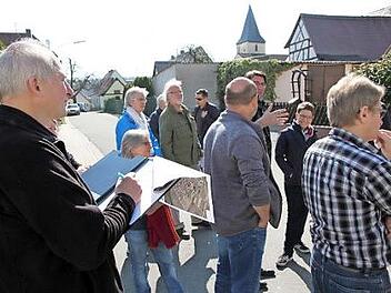 Auf dem vom Ortsrundgang in Schlammersdorf Foto: Mathias Erlwein