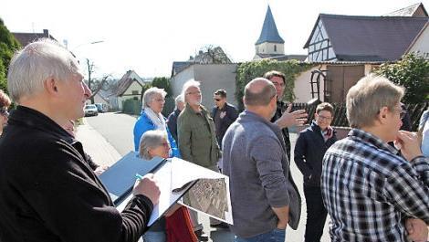 Auf dem vom Ortsrundgang in Schlammersdorf Foto: Mathias Erlwein