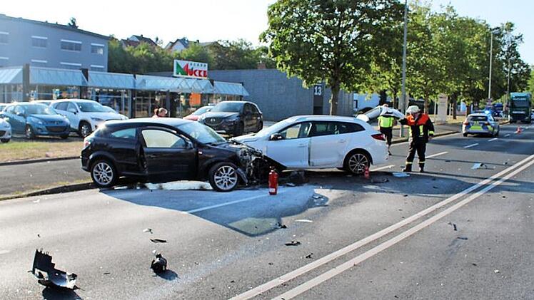 Zwei der am Unfall beteiligten Fahrzeuge