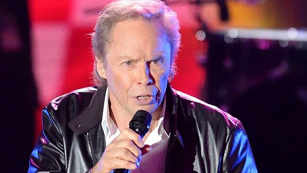 Peter Kraus in Aktion.  Foto: Daniel Bockwoldt, dpa