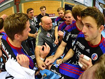 Der Zusammenhalt passt beim HC Erlangen, daran hat auch die Auftaktniederlage nichts geändert. Foto: Sportfoto Zink