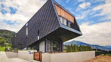 Auch dies gehört zu den Zukunftsvisionen, die in der Werkstatt zur Sprache kommen. Ob man sich in Marktschorgast für einen solchen Baustil erwärmen kann, steht in den Sternen. Fotos: Bruno Preißinger