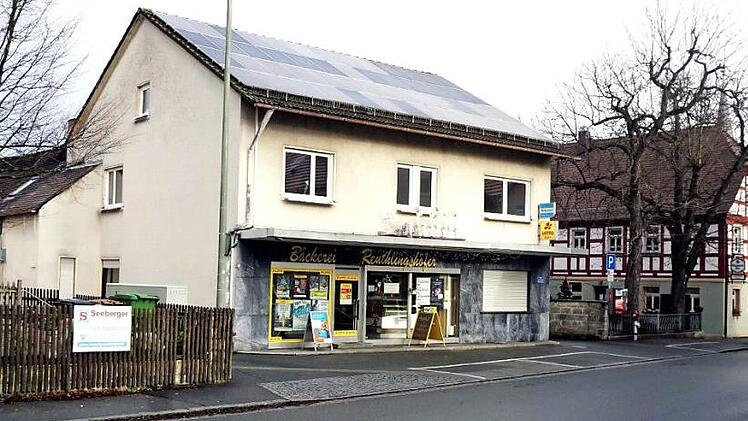Das Bäckereigebäude neben dem Gasthaus "Goldner Engel" wird zu einem Wohnhaus umgebaut. Foto: Richard Sänger (Archiv)