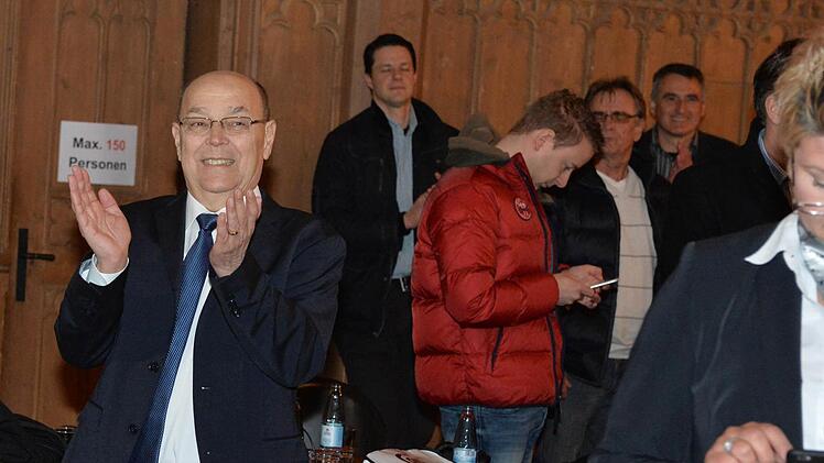 OB Franz Stumpf zeigt sich mit dem Ergebnis zufrieden. Foto: Ronald Rinklef