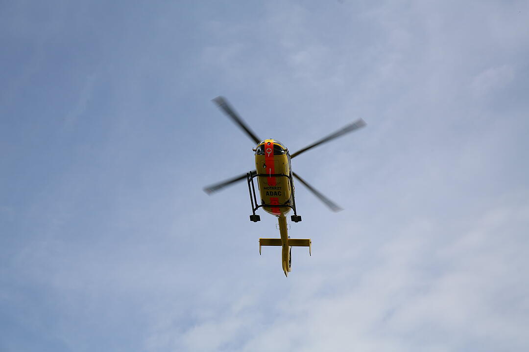 Schwerer Unfall im Landkreis Hof - Hubschraubereinsatz