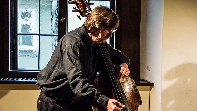 Begeisterten Beifall gab es für das Kontrabass-Quartett beim Konzert im Coburger Rathaussaal.Jochen Berger