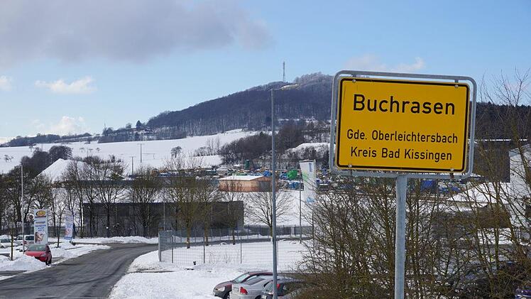 Grundstückverhandlungen sind noch nicht abgeschlossen, um weitere Gewerbeplätze im Gewerbegebiet Buchrasen der Gemeinde Oberleichtersbach ausweisen zu können. Fotos: Marion Eckert