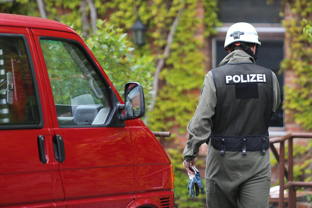 Bayreuth: Der Tag nach dem verheerenden Gro§brand - Brandermittler der Polizei nehmen Arbeit auf