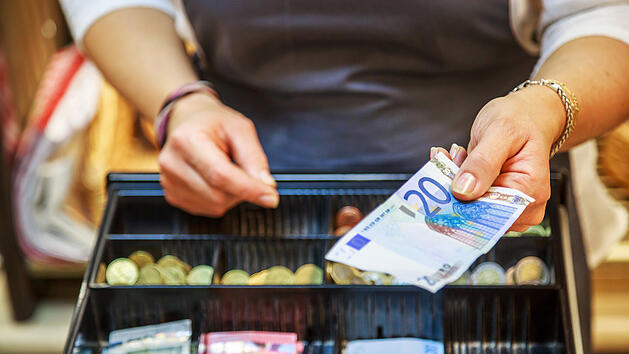 Geld, Bargeld, Supermarkt, Geld abheben