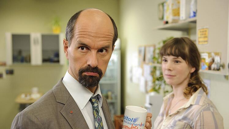 Ein Frauenversteher war Bernd Stromberg nie, nur seine Mitarbeiterin Jennifer Schirrmann (Milena Dreißig) umgarnte er gerne.