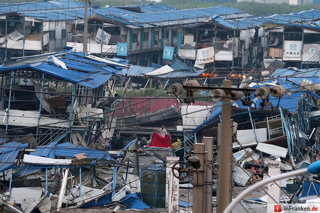 Huge explosion rocks Chinese port city of Tianjin