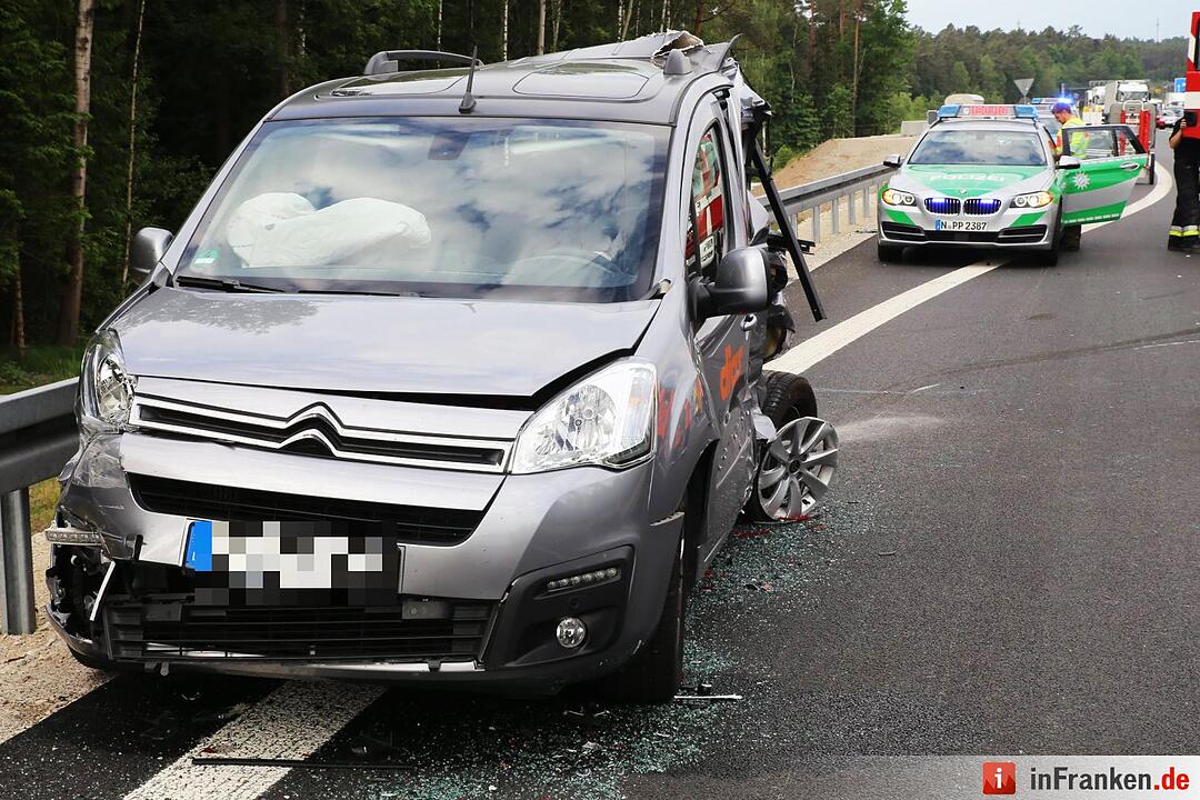 Unfall mit mehreren Fahrzeugen auf der A6 bei Nürnberg-Langwasser