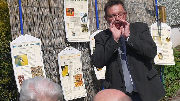 Impressionen vom ersten "Grüber Markttag" Foto: Berthold Köhler