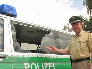 Als Polizeichef von Höchstadt war Jürgen Schmeißer an den verschiedensten Fronten im Einsatz, wie hier bei einer Attacke von Vandalen. Foto: FT-Archiv
