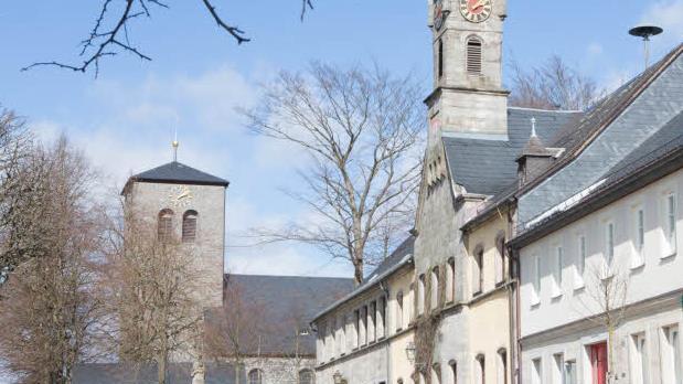 Im Teuschnitzer Rathaus (Bildmitte) ging's um Neunutzung f&uuml;r die ehemalige Gastst&auml;tte.Archiv/Barbara Herbst