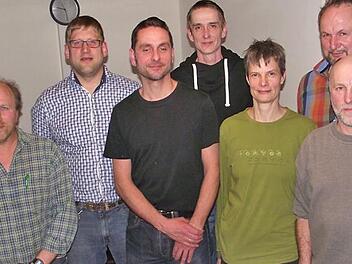 Der neue Vorstand der Jagdgenossenschaft Weißenbrunn (von links): Beisitzer Heinrich Roth, Zweiter Bürgermeister Michael Bohl, Vorsteher Thomas Huth, der kurzzeitige Schriftführer Christof Beie, Kassiererin Katrin Höfner, Beisitzer Roland Bayerlein und der stellvertretende Vorsteher Oliver Höfner. Fotos: Dieter Wolf