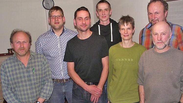 Der neue Vorstand der Jagdgenossenschaft Weißenbrunn (von links): Beisitzer Heinrich Roth, Zweiter Bürgermeister Michael Bohl, Vorsteher Thomas Huth, der kurzzeitige Schriftführer Christof Beie, Kassiererin Katrin Höfner, Beisitzer Roland Bayerlein und der stellvertretende Vorsteher Oliver Höfner. Fotos: Dieter Wolf