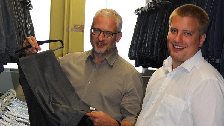 Dirk Lange und Patrick Murk (rechts) freuen sich, dass sich die Sparte Murk Mens Fashion nach einem Tief wieder erholt. Fotos: Karina Brock