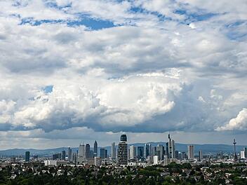 Die Skyline der Bankenmetropole Frankfurt Foto: Arne Dedert/dpa