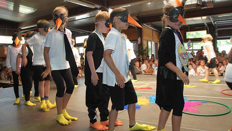 Die Mainleuser Schule feierte am Samstag ein wunderschönes Wiesenfest. Foto: Stephan Tiroch