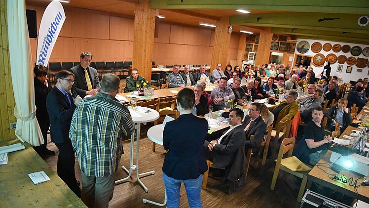 Impressionen vom Diskussionsabend in Stadtsteinach Foto: Ronald Rinklef