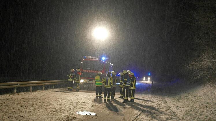 Mit knapp 50 Einsatzkräften waren vier Feuerwehren vor Ort.