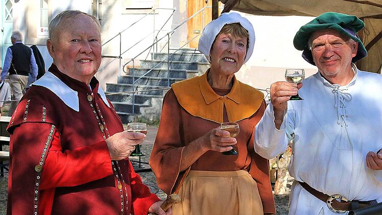 Auf den Münnerstädter Anger ist mittelalterliches Lagerleben eingezogen. Dieter Britz